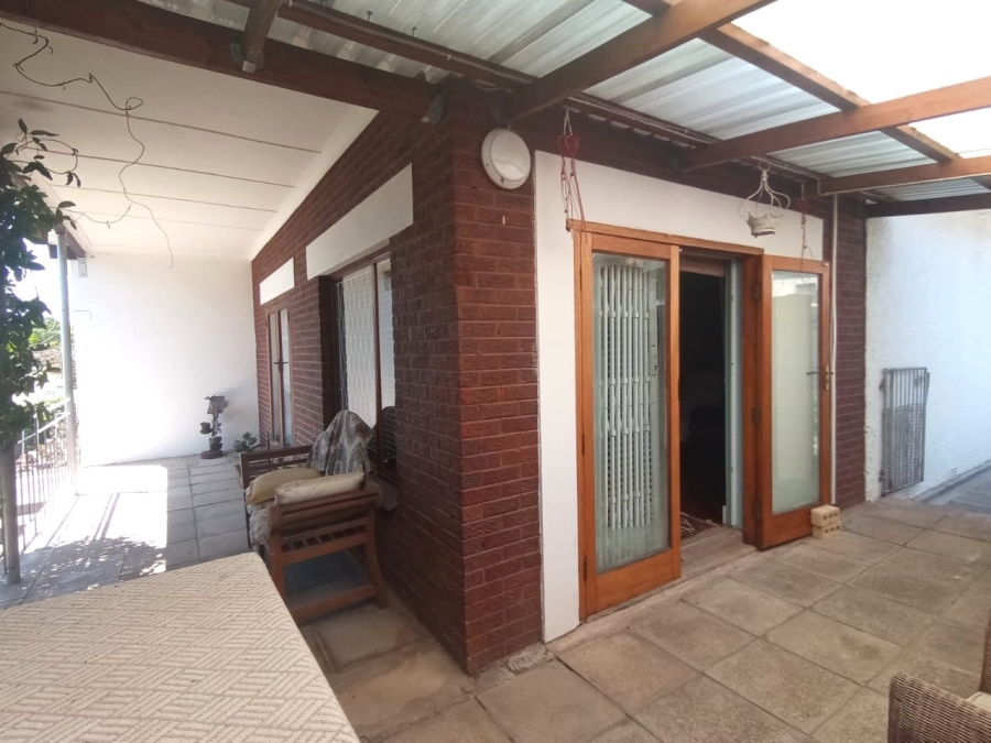 5 Bedroom Property for Sale in Berea Eastern Cape